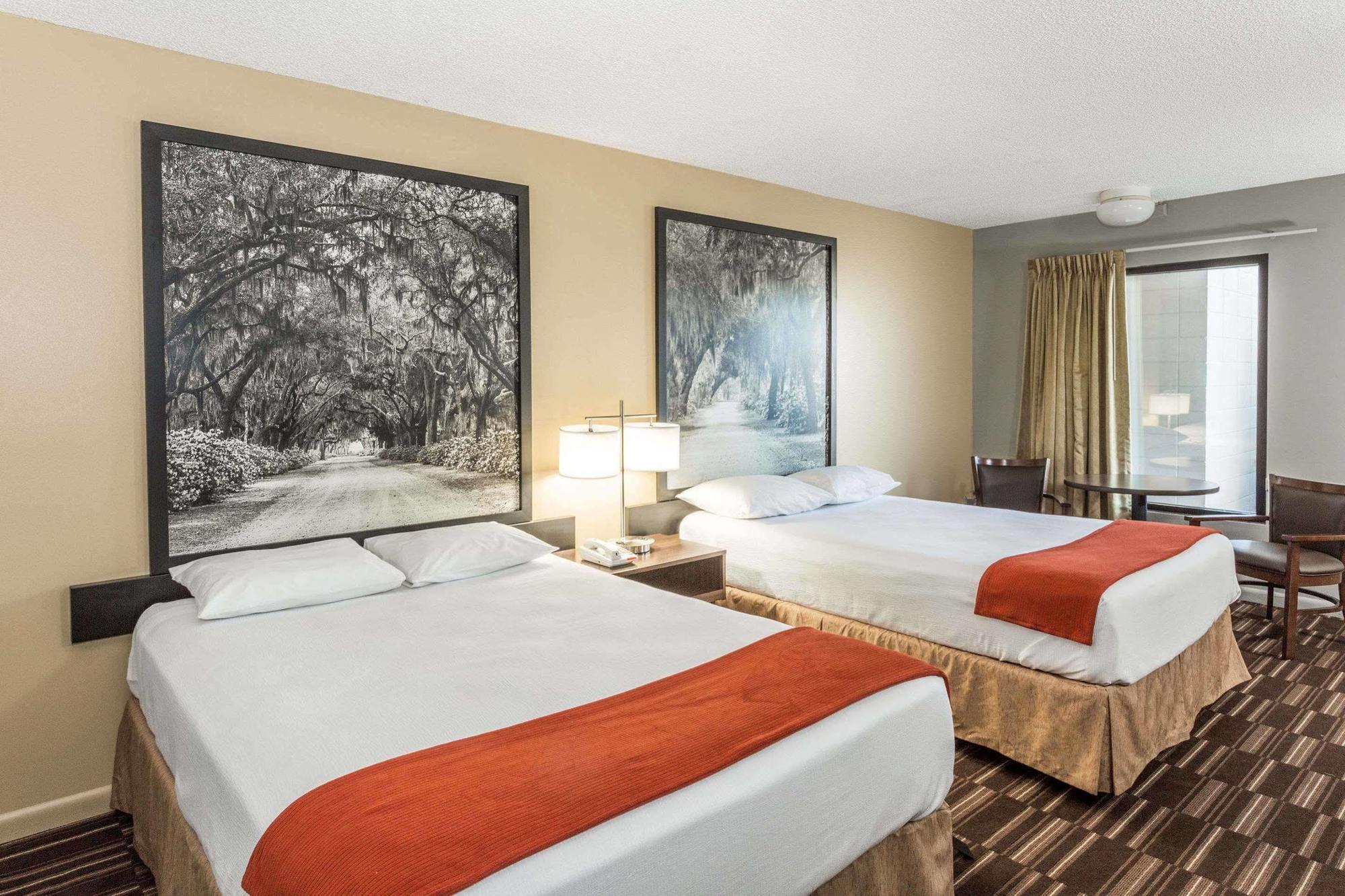 Super 8 By Wyndham Adel Ga I-75 Hotel Exterior photo