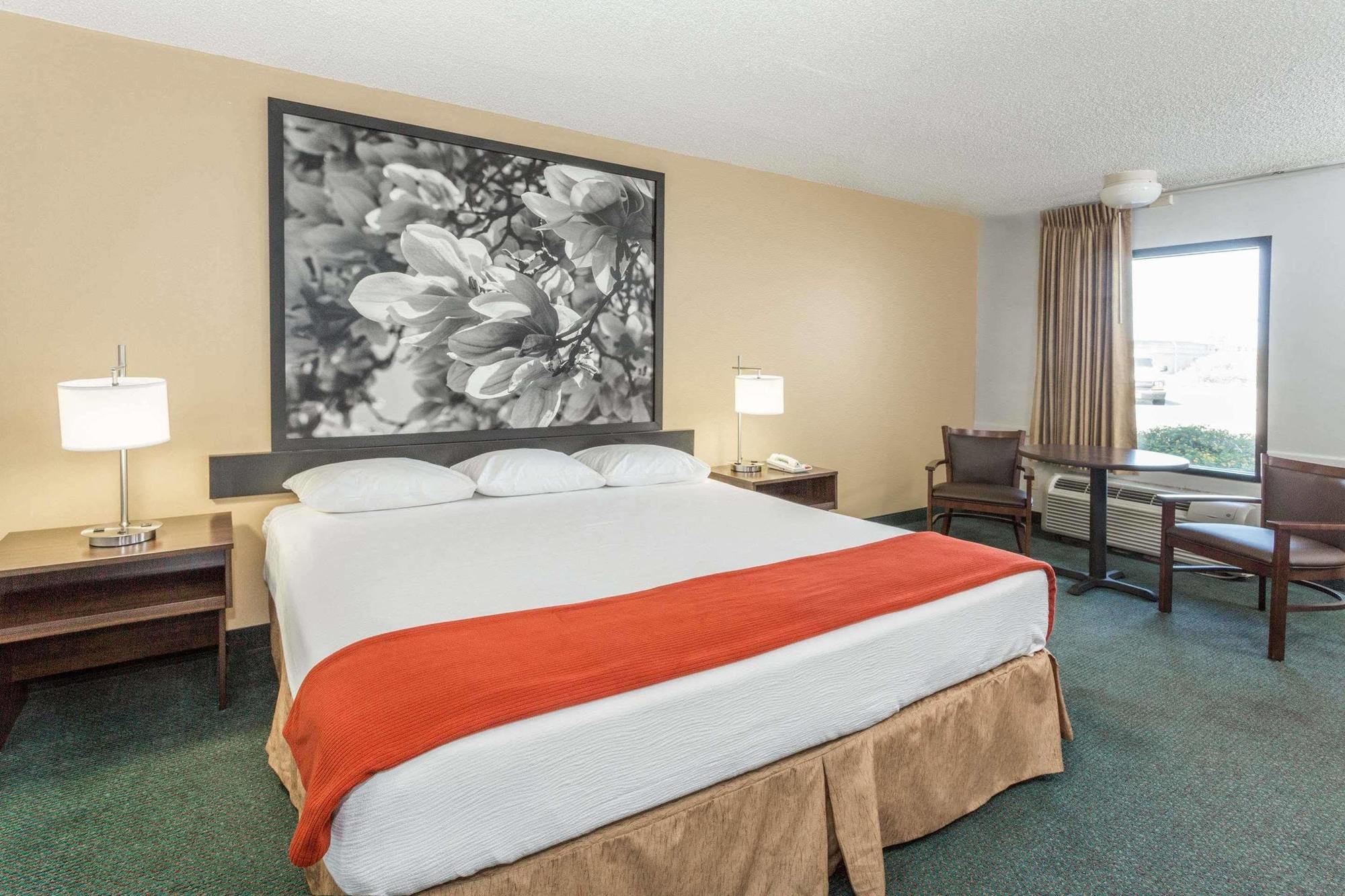 Super 8 By Wyndham Adel Ga I-75 Hotel Exterior photo